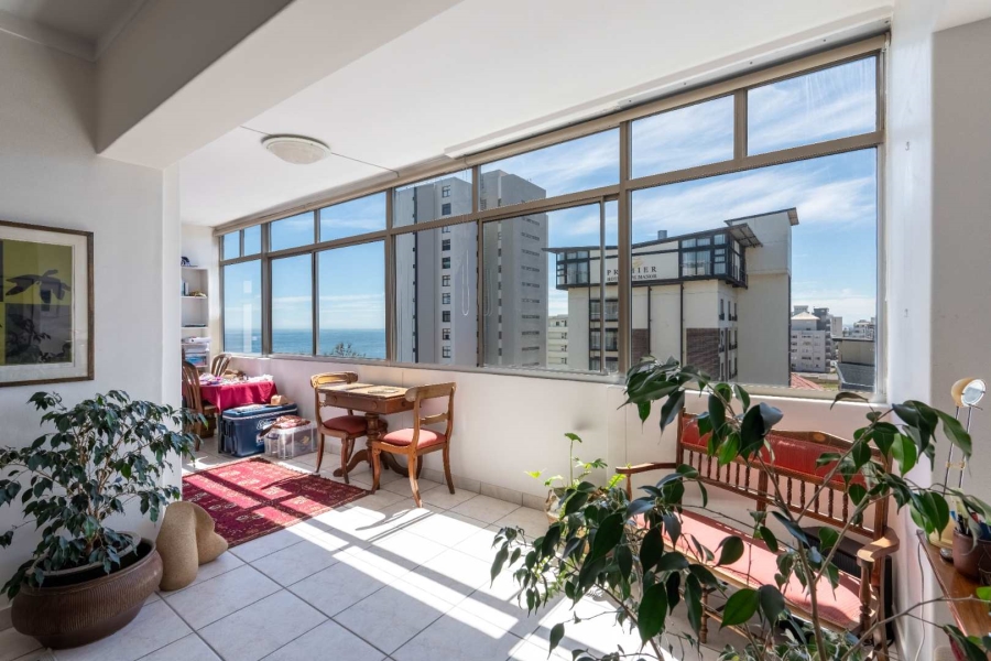 2 Bedroom Property for Sale in Sea Point Western Cape